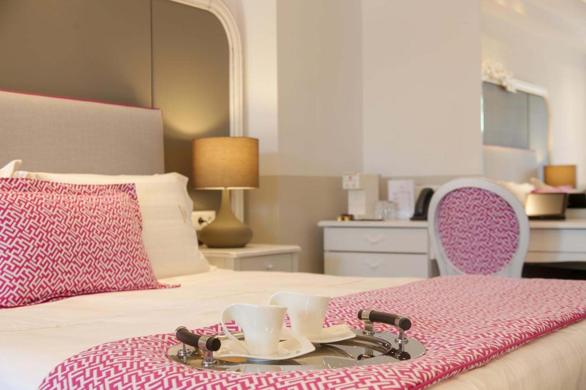 Avaton Luxury Beach Resort - Relais & Chateaux أُرانّوبولي الغرفة الصورة